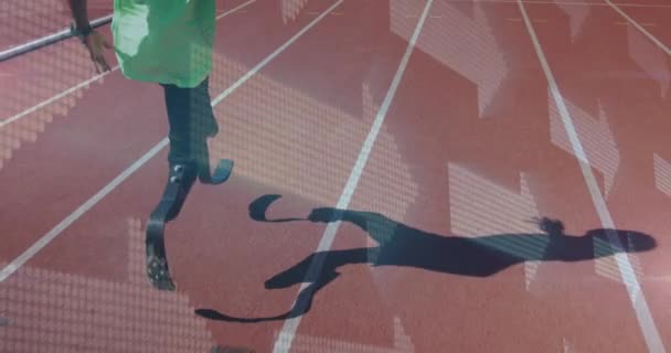 Animación Flechas Digitales Sobre Atleta Masculino Discapacitado Con Cuchillas Pista — Vídeo de stock