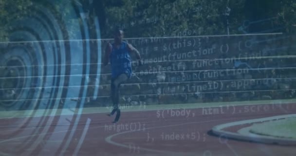 Animation Der Digitalen Datenverarbeitung Über Behinderte Männliche Athleten Mit Laufklingen — Stockvideo