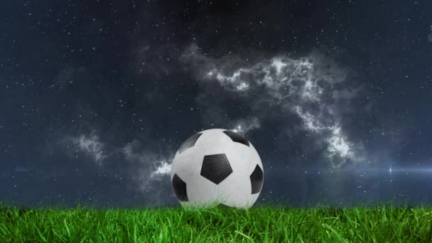 Animación Luz Brillante Pasando Por Fútbol Campo Con Nubes Tormentosas — Vídeo de stock