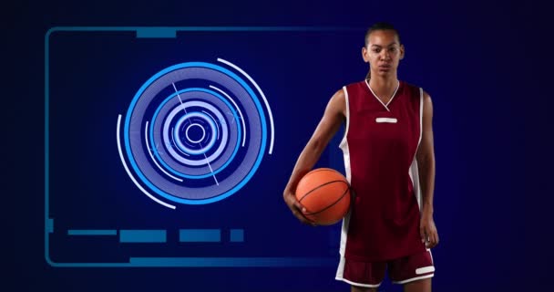 Animering Scopes Skanning Och Databehandling Med Kvinnliga Basketspelare Globala Sport — Stockvideo