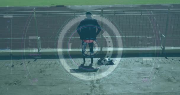 Animación Procesamiento Datos Digitales Sobre Atleta Masculino Discapacitado Con Cuchillas — Vídeos de Stock
