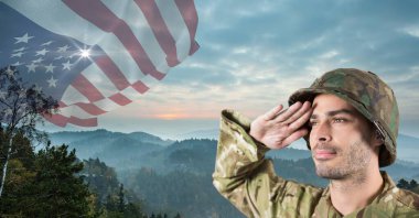 Amerikan bayrağına selam veren askerlerin kompozisyonu. Amerika Birleşik Devletleri vatanseverlik ve bağımsızlık kavramı dijital olarak üretilen imaj.