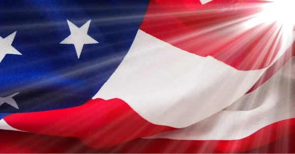 Heller Lichtblick Gegen Schwenkende Amerikanische Flagge Amerikanischer Patriotismus Und Unabhängigkeit — Stockfoto