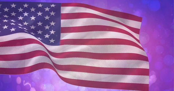 Sammansättning Böljande Amerikansk Flagga Över Defocused Lila Ljus Patriotism Självständighet — Stockfoto