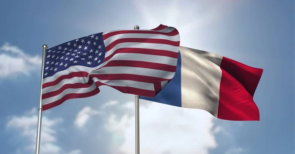 Amerykańska Francuska Flaga Machająca Przed Chmurami Błękitnym Niebie Koncepcja Stosunków — Zdjęcie stockowe