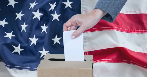 Composition Femme Votant Dans Les Urnes Contre Drapeau Américain États — Photo