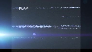 Veri işleme ve parlayan ışıkla ekrandaki dijital arayüzün canlandırması. küresel bağlantılar, teknoloji ve dijital arayüz konsepti dijital olarak oluşturulmuş video.