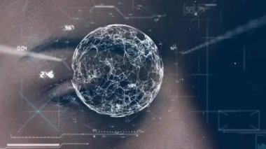 Bağlantılar ağı ve kadın yüzü üzerinde veri işleme ağı olan bir dünya animasyonu. küresel bağlantılar, iş, teknoloji ve ağ konsepti dijital olarak oluşturulmuş video.