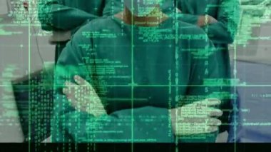 Yüz maskesi ve ızgarası olan cerrahlar üzerinde veri işleme animasyonu. küresel tıp, bilim ve teknoloji covid 19 salgın konsepti boyunca dijital olarak üretilen video.