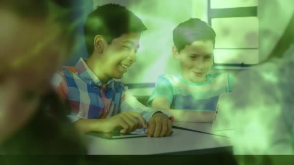 Animáció Kapcsolatok Hálózatát Iskolások Felett Osztályteremben Globális Tanulás Tudomány Adatfeldolgozás — Stock videók