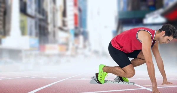 Atleta Masculino Caucásico Posición Inicial Para Correr Campo Deportes Contra —  Fotos de Stock