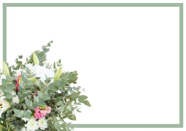 Komposition Von Blumen Mit Grünem Rahmen Und Kopierraum Auf Weißem — Stockfoto