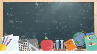 Matematiksel denklemlerin animasyonu ve kara tahtalı okul simgeleri. eğitim, bilim, öğrenme ve bilgi konsepti dijital olarak oluşturulmuş video.