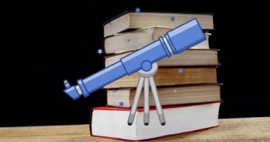 Mavi mikroskop animasyonu ahşap masadaki kitapların üzerinde, siyah arkaplanda. okul, eğitim ve öğrenim konsepti dijital olarak oluşturulmuş video.