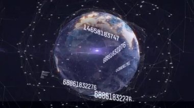 Küre ve bağlantı ağıyla değişen sayıların animasyonu. küresel bağlantılar, teknoloji ve veri işleme kavramı dijital olarak oluşturulmuş video.
