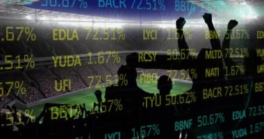 Arka planda taraftarların tezahürat yapması ve spor stadyumunun silüetine karşı borsa veri işleme programı. Spor yarışması ve turnuva konsepti