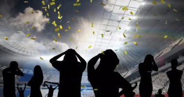 Hayal kırıklığına uğramış taraftarların siluetinin üzerine düşen altın konfeti. Spor yarışması ve turnuva konsepti