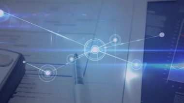 Finansal veriler üzerinden bağlantı ağlarının animasyonu. küresel finans, teknoloji, bağlantılar ve dijital arayüz konsepti dijital olarak oluşturulmuş video.