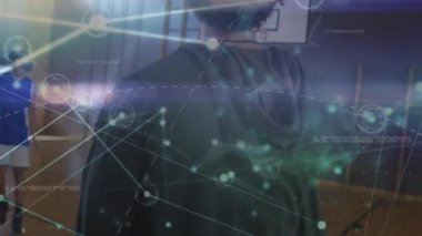 Basketbolcular üzerinden bağlantı ağının animasyonu. küresel spor, rekabet, dijital arayüz, teknoloji ve ağ konsepti dijital olarak oluşturulmuş video.