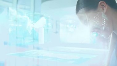 Akıllı telefon kullanarak iş kadınının veri işleme animasyonu. küresel bağlantılar, teknoloji ve dijital arayüz konsepti dijital olarak oluşturulmuş video.