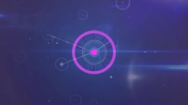 Pembe yüzüklerin animasyonu ve parlak bağlantı ağı ve koyu mor üzerinde hareket eden ışıklar. küresel iletişim teknolojisi, dijital veri paylaşım konsepti, dijital olarak oluşturulmuş video.