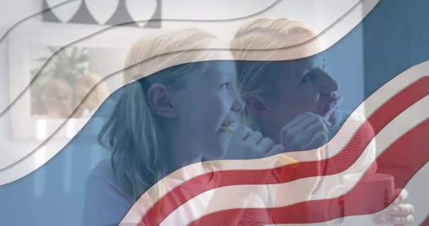 Pola Desain Bendera Amerika Terhadap Ibu Dan Anak Kaukasia Yang — Stok Video