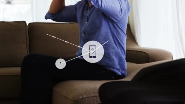 Animazione Della Rete Connessioni Con Icone Sopra Uomo Indossando Auricolare — Video Stock