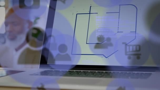 オフィスのビジネスマン上のデジタルアイコンのネットワークのアニメーション 世界規模の接続技術とデジタルインターフェースの概念デジタルで生成されたビデオ — ストック動画