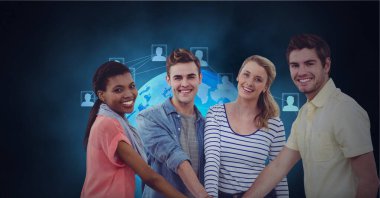 Dijital simgelerden oluşan bir ağın bileşimi ve insanların el yığınının üzerindeki dünya. küresel iş, dijital arayüz, teknoloji ve ağ konsepti dijital olarak oluşturulmuş görüntü.