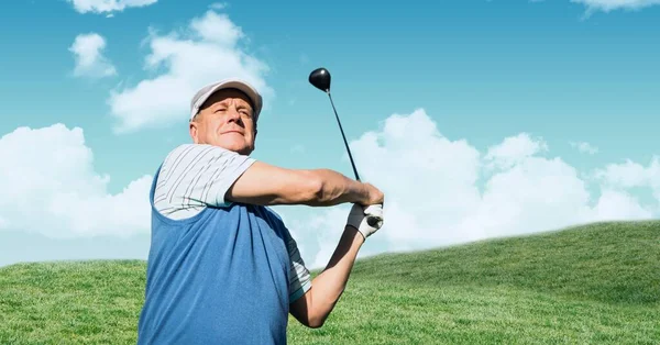 Složení Seniorského Golfisty Hrajícího Venku Golf Sport Soutěžní Koncept Digitálně — Stock fotografie