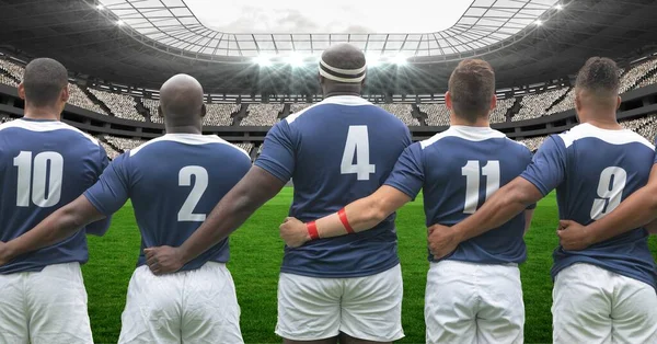 Složení Mužského Rugby Týmu Objímajícího Stadionu Sport Soutěžní Koncept Digitálně — Stock fotografie