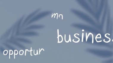Mavi arkaplandaki strateji metninin canlandırması. işletme, ekonomi ve finans kavramı dijital olarak oluşturulmuş video.