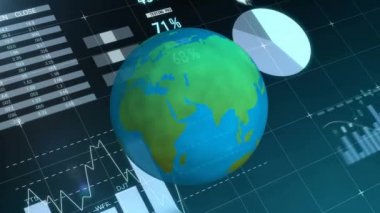 Grafikler ve grafikler üzerinde istatistiksel veri işleme arayüzü üzerinde dönen dünyanın animasyonu. küresel iş iletişimi ve dijital arayüz kavramı, dijital olarak oluşturulmuş video.