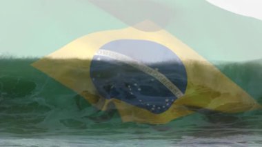 Güneşli sahil kenarında dalgalanan Brezilya bayrağının animasyonu. Vatanseverlik, yaz ve tatil konsepti dijital olarak oluşturulmuş video.