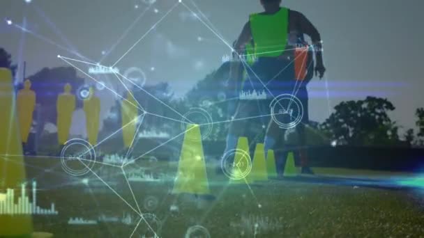 Animation Réseau Connexions Sur Les Joueurs Football Pratiquant Sur Terrain — Video