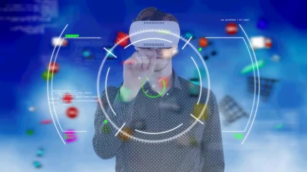 Animación Procesamiento Datos Escaneo Alcance Sobre Hombre Negocios Con Auriculares — Vídeo de stock