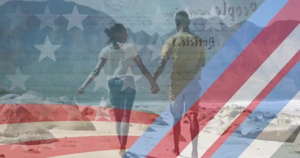 条纹和星辰手牵手在沙滩上穿行的动画 爱国主义和庆祝概念数码视频 — 图库视频影像