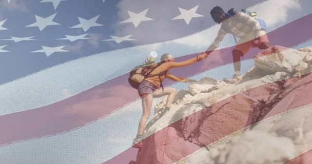 美国国旗在夫妇远足中飘扬的动画 爱国主义和庆祝概念数码视频 — 图库视频影像