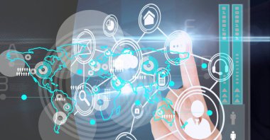 Simge ağıyla etkileşimli ekrana dokunmanın bileşimi. küresel iş, dijital arayüz, teknoloji ve ağ konsepti dijital olarak oluşturulmuş görüntü.