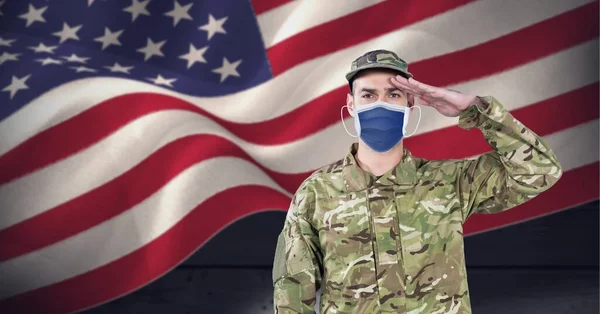 Sammansättning Saluterande Soldat Bär Ansiktsmask Mot Viftande Amerikansk Flagga Svart — Stockfoto