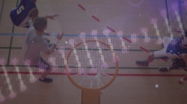 Basketbolcuların üzerinde dönen DNA örneği. global spor, dijital arayüz, teknoloji ve ağ konsepti dijital olarak oluşturulmuş video.