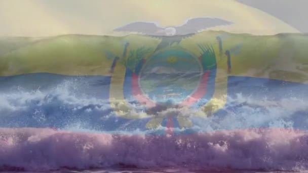 Animation Drapeau Écuador Agitant Sur Soleil Sur Les Vagues Brisant — Video