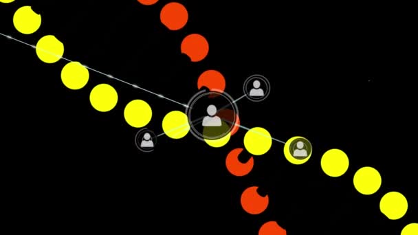 在黑色背景上的Dna链纺丝上与图标连接的网络动画 全球数字接口 技术和网络概念 — 图库视频影像