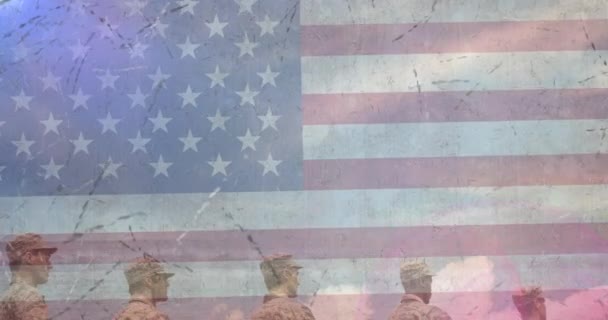 Κινούμενα Σχέδια Στρατιωτών Πάνω Από Την Αμερικανική Σημαία Πατριωτισμός Ανεξαρτησία — Αρχείο Βίντεο