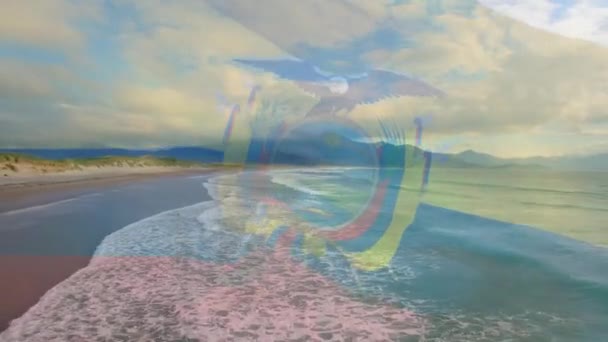 Animation Der Ecuadorianischen Flagge Die Über Dem Sonnigen Meer Weht — Stockvideo