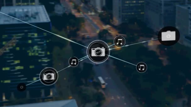 Nätverk Digitala Ikoner Mot Antenn Syn Nattstadstrafik Globalt Nätverk Och — Stockvideo