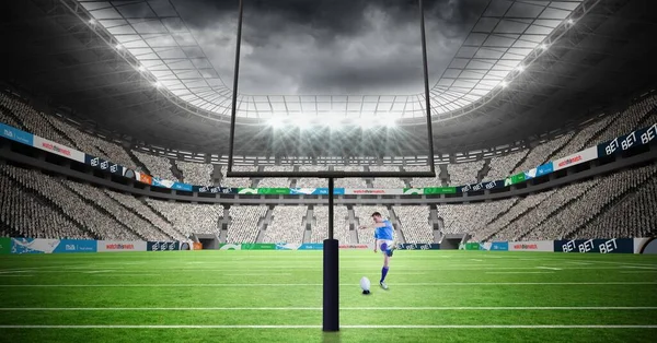 Composição Jogador Rugby Masculino Chutando Bola Estádio Conceito Desporto Competição — Fotografia de Stock