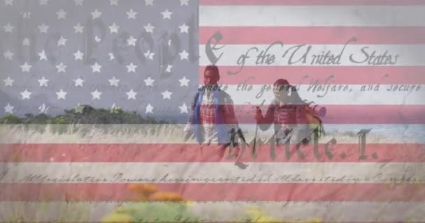 Animación Bandera Americana Texto Moviéndose Sobre Senderismo Pareja Patriotismo Concepto — Vídeo de stock