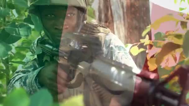 Talyan Bayrağı Sallayan Askerin Animasyonu Vatanseverlik Silahlı Kuvvetler Dijital Olarak — Stok video