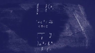 Mor zemin üzerinde hareket eden matematiksel denklemlerin animasyonu. eğitim ve öğrenme kavramı dijital olarak oluşturulmuş video.
